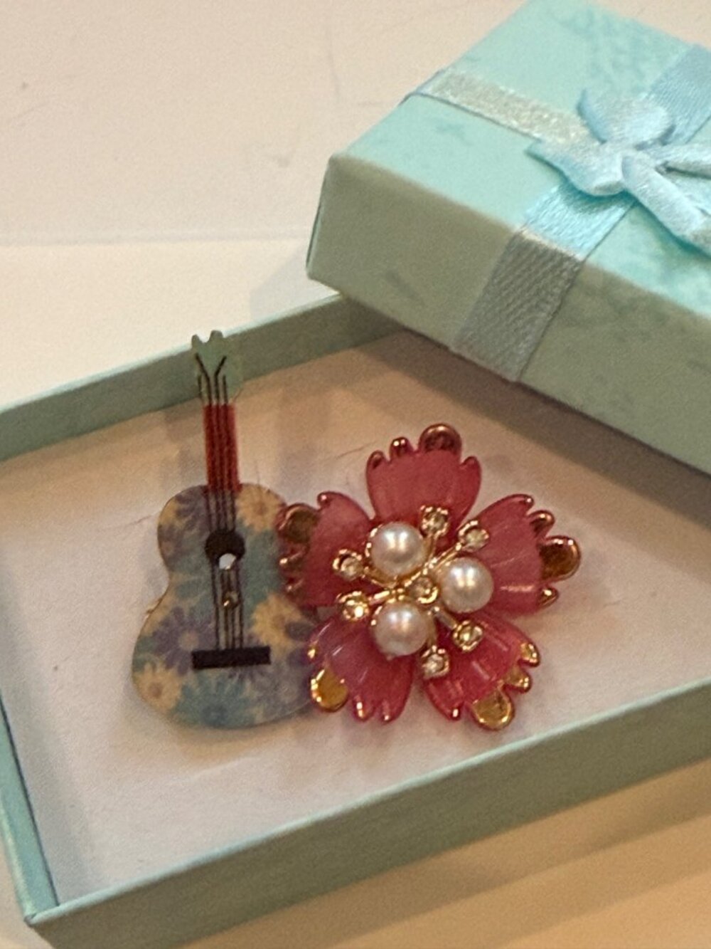 Vintage-Style Guitar & Flower Brooch With Pearls & Rhinestones In Gift Box